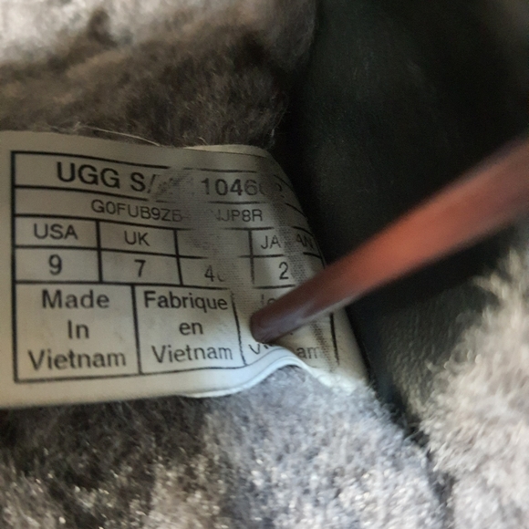 UGG Fuzz Yeah Sheepskin Slides - Picture 6 of 6